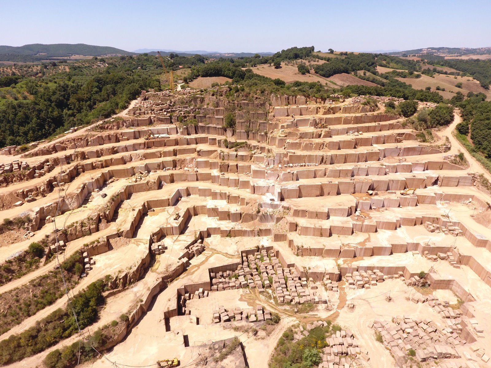 foto cava pietra santafiorafoto-cava-pietra-snatafiora.jpg